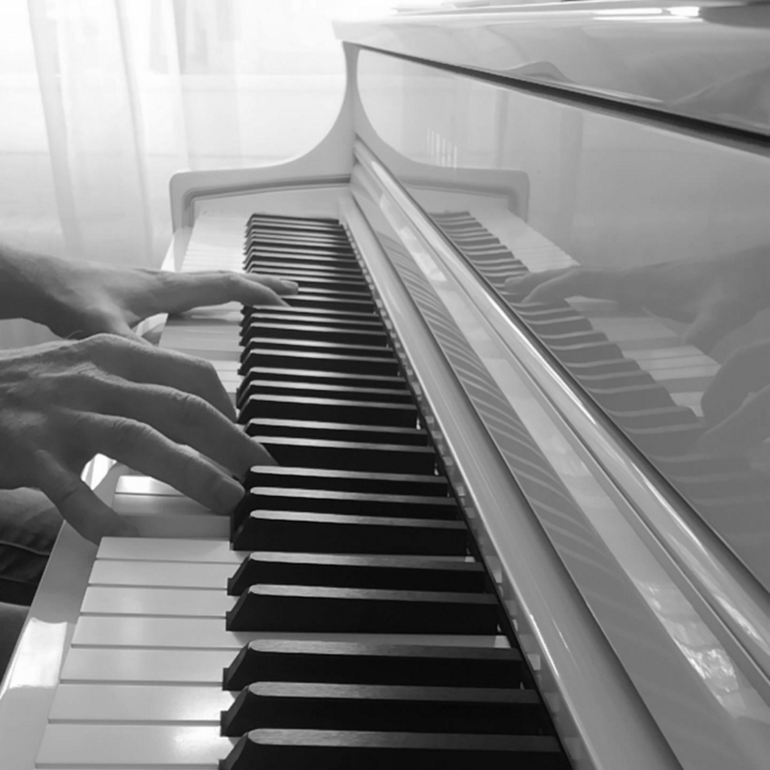 DEINE LIEBLINGSSONGS kannst Du ab der ersten Stunden spielend leicht auf dem Klavier spielen, denn wir passen jedes Lied Deinem Könnensstand an sodass es  sich jedoch immer super anhört.